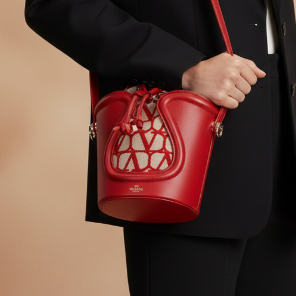 BUCKET BAG VALENTINO GARAVANI